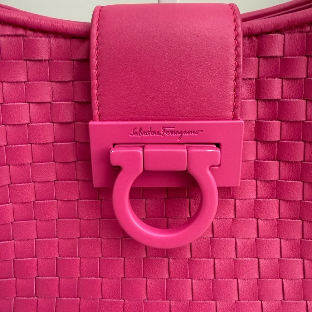 Salvatore Ferragamo Trifolio Intrecciato woven leather pink shoulder hobo bag